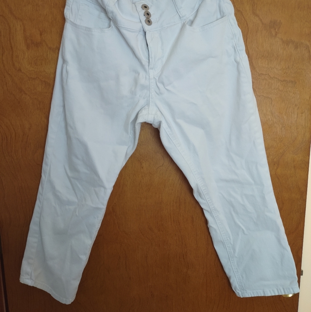 Hydraulic white capris